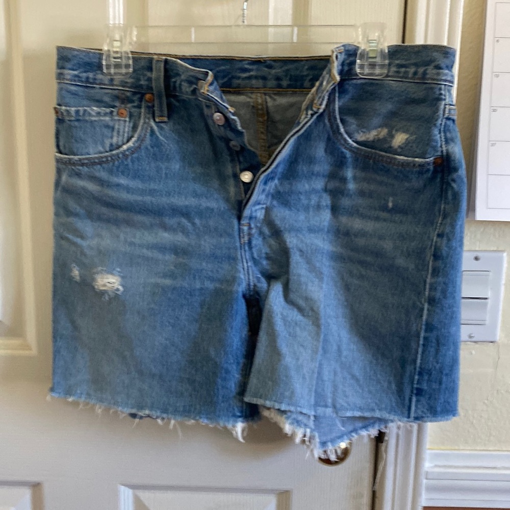 Levi’s - 501 mid length denim shorts